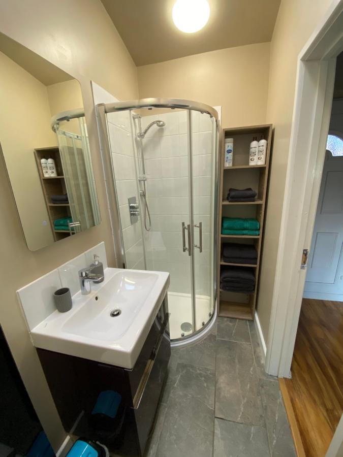 Private Room And Bathroom With Private Entrance Near Warwick Town Centre Экстерьер фото
