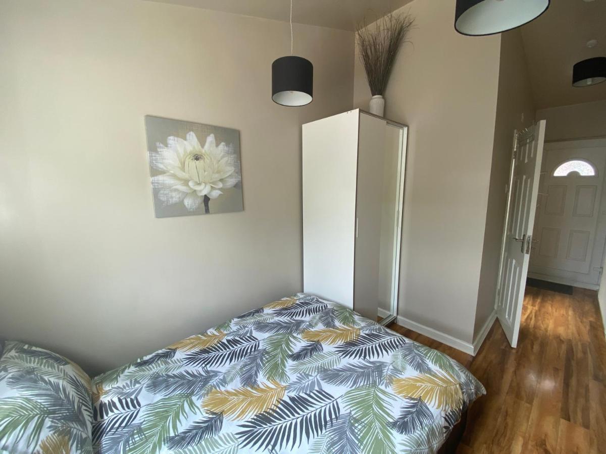 Private Room And Bathroom With Private Entrance Near Warwick Town Centre Экстерьер фото