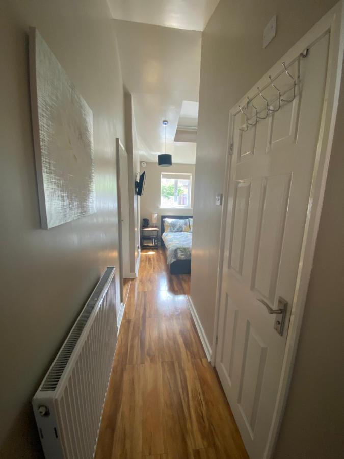 Private Room And Bathroom With Private Entrance Near Warwick Town Centre Экстерьер фото