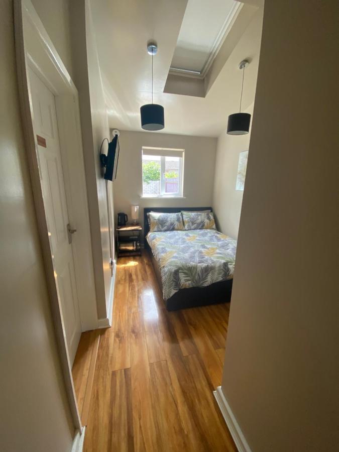 Private Room And Bathroom With Private Entrance Near Warwick Town Centre Экстерьер фото