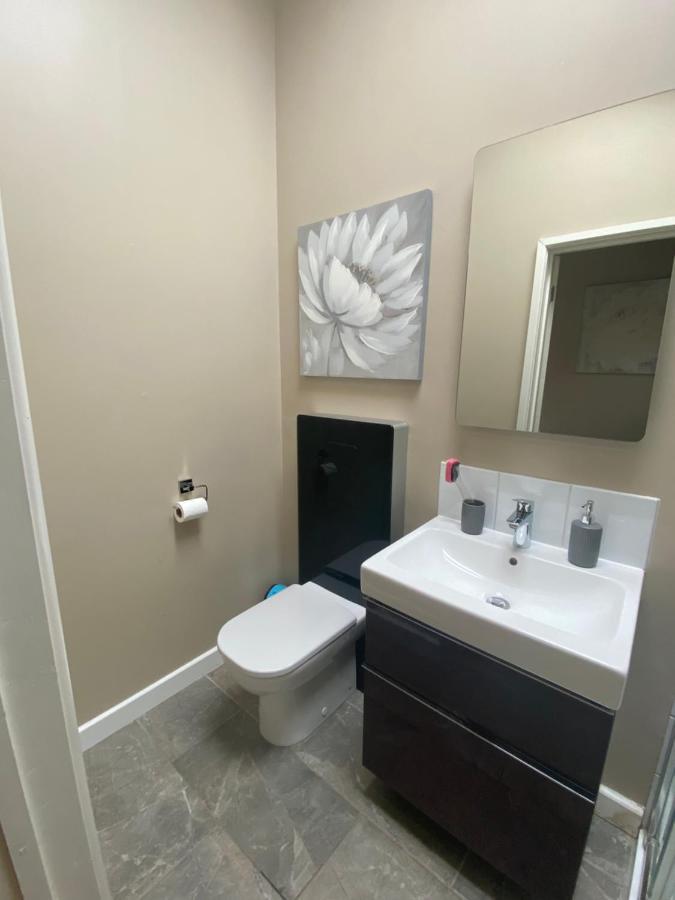 Private Room And Bathroom With Private Entrance Near Warwick Town Centre Экстерьер фото